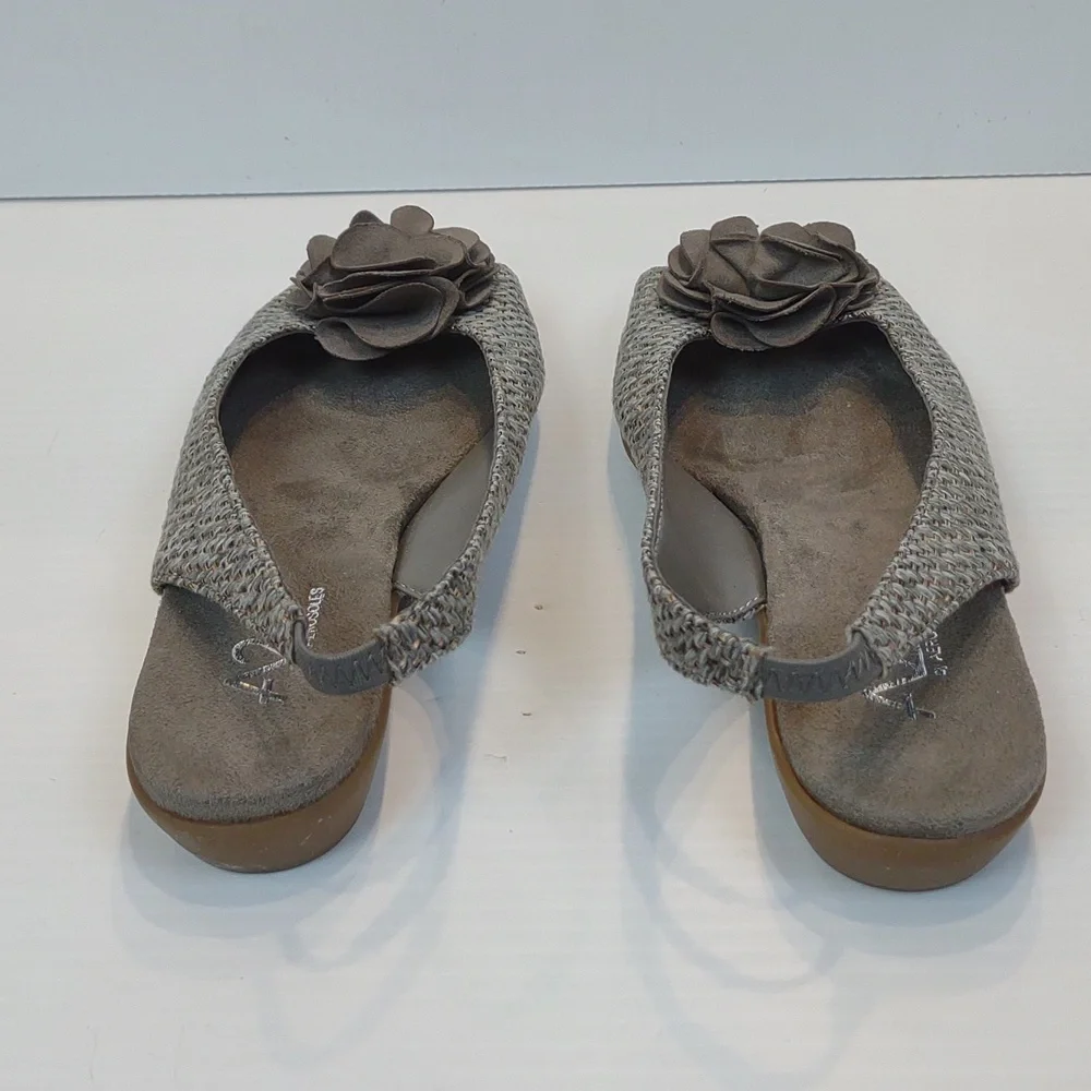 A2 Aerosoles Atmosphere Gray Gold Weave Open Toe Slingback Flower Detail Wedges